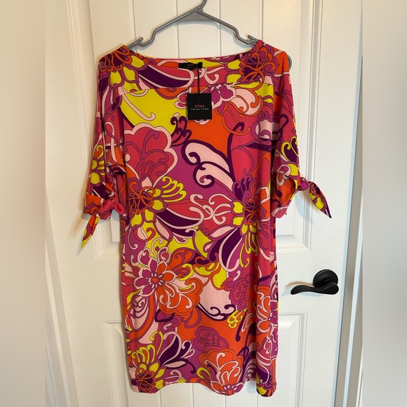 Dresses & Skirts - 🆕 Trina Turk Dress with Tie Sleeves